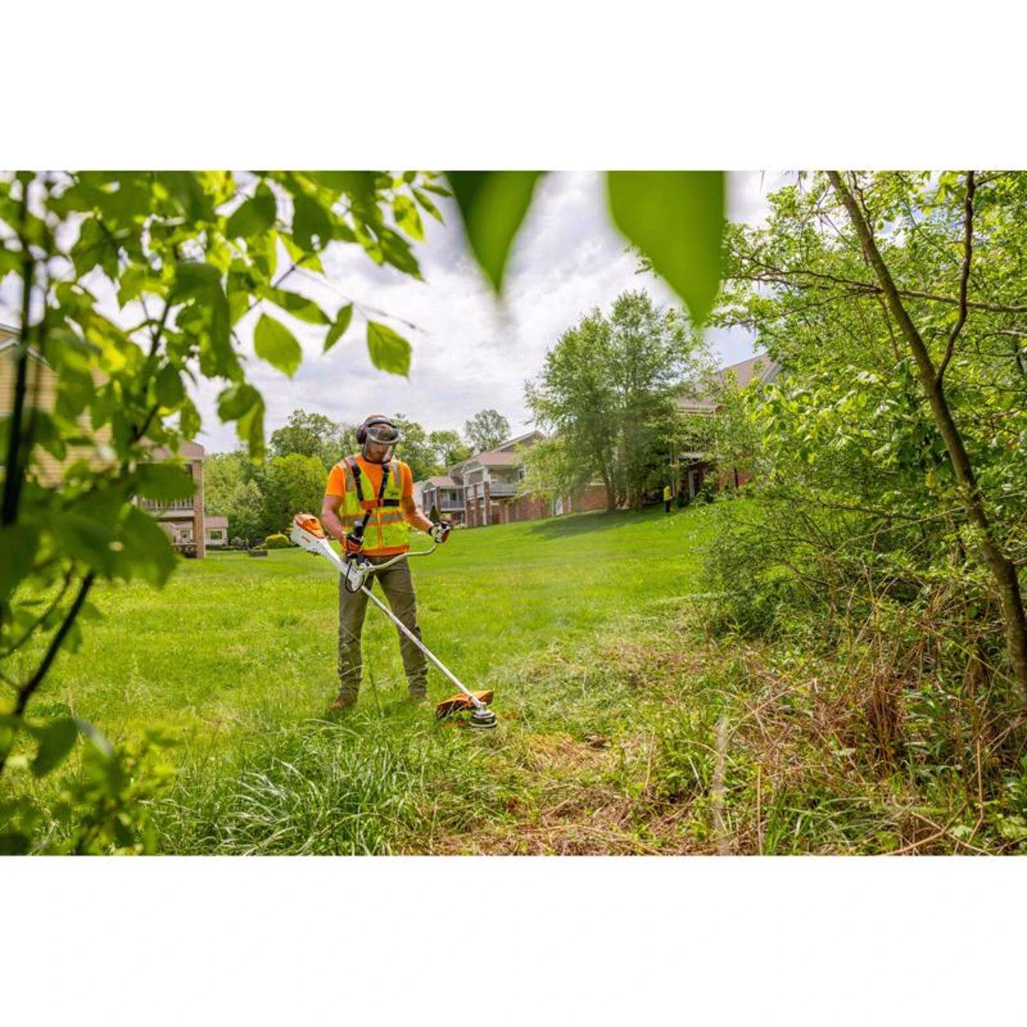 STIHL FCA 135 8 In. Battery Edger Tool Only 5 STIHL FCA 135 8 In. Battery Edger Tool Only - Image 3