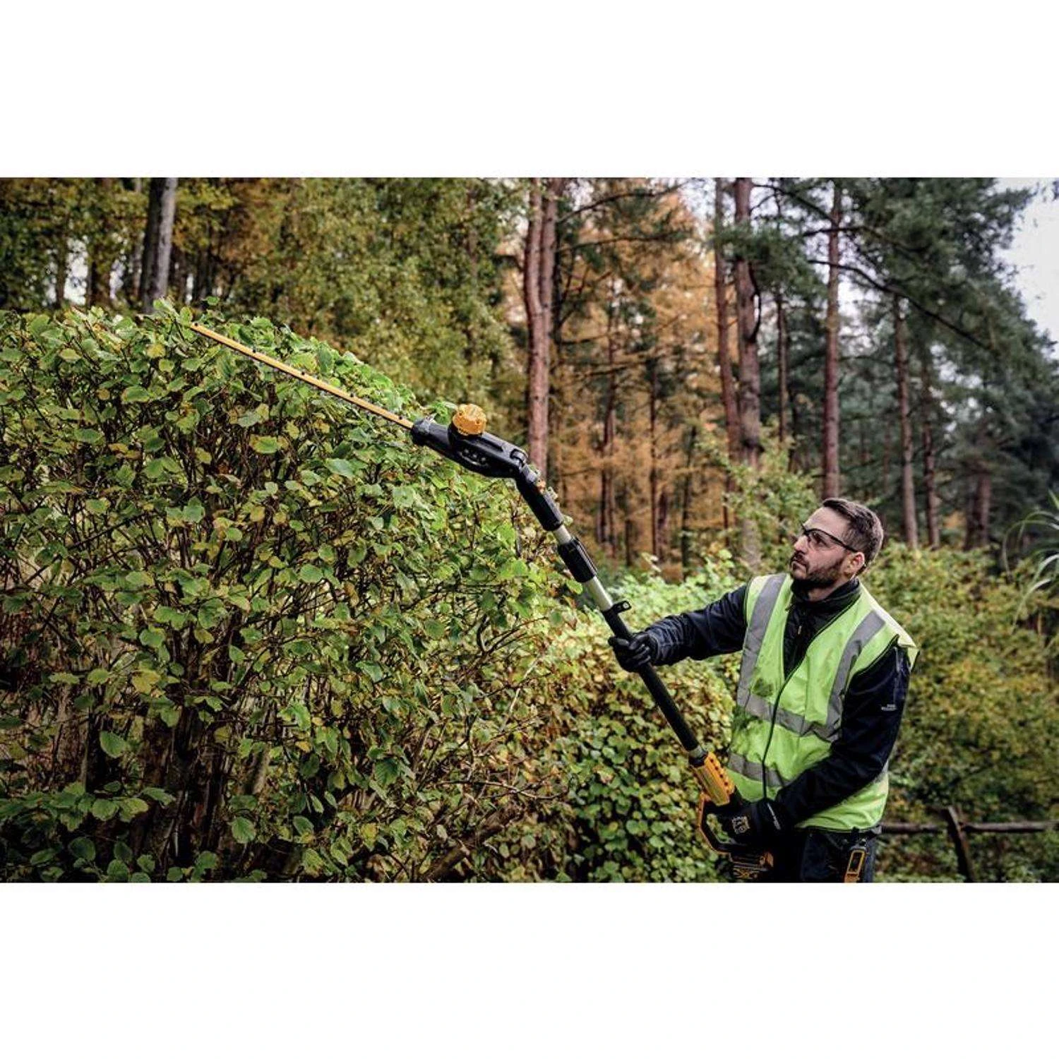 DeWalt 20V MAX DCPH820B 22 In. 20 V Battery Pole Hedge Trimmer Tool Only 5 DeWalt 20V MAX DCPH820B 22 In. 20 V Battery Pole Hedge Trimmer Tool Only - Image 3