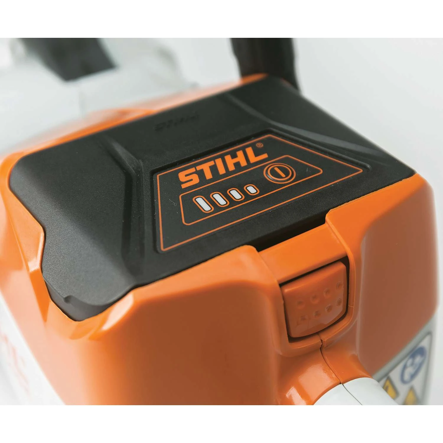 STIHL MSA 140 C-B 12 In. 36 V Battery Chainsaw Tool Only 6 STIHL MSA 140 C-B 12 In. 36 V Battery Chainsaw Tool Only - Image 4