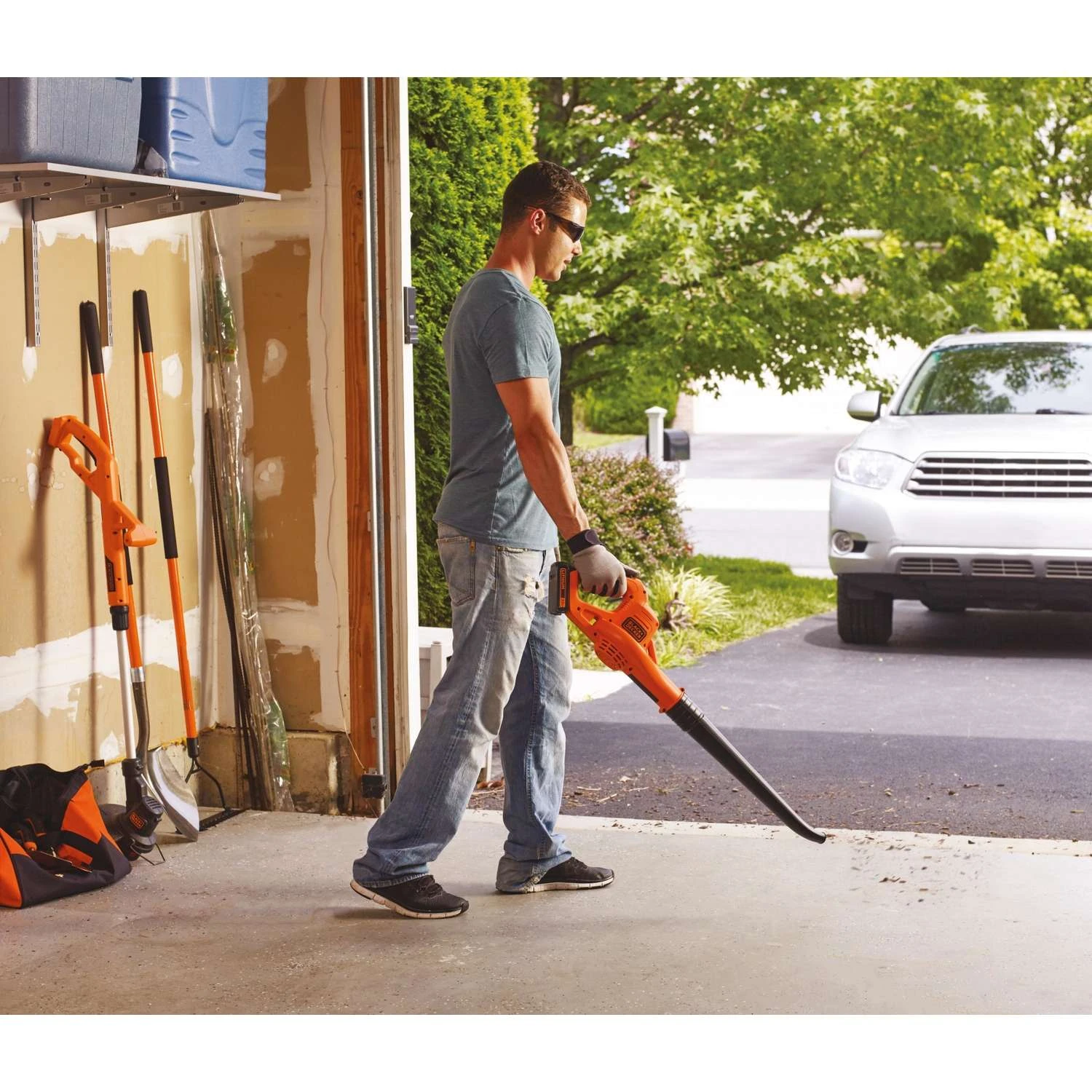 Black & Decker Black+Decker LCC221 10 In. 20 V Battery Edger/Trimmer Kit (Battery & Charger) 10 Black & Decker Black+Decker LCC221 10 In. 20 V Battery Edger/Trimmer Kit (Battery & Charger) - Image 8