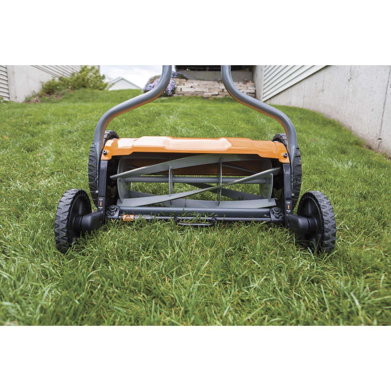 Fiskars StaySharp 17 In. Manual Lawn Mower 9 Fiskars StaySharp 17 In. Manual Lawn Mower - Image 7