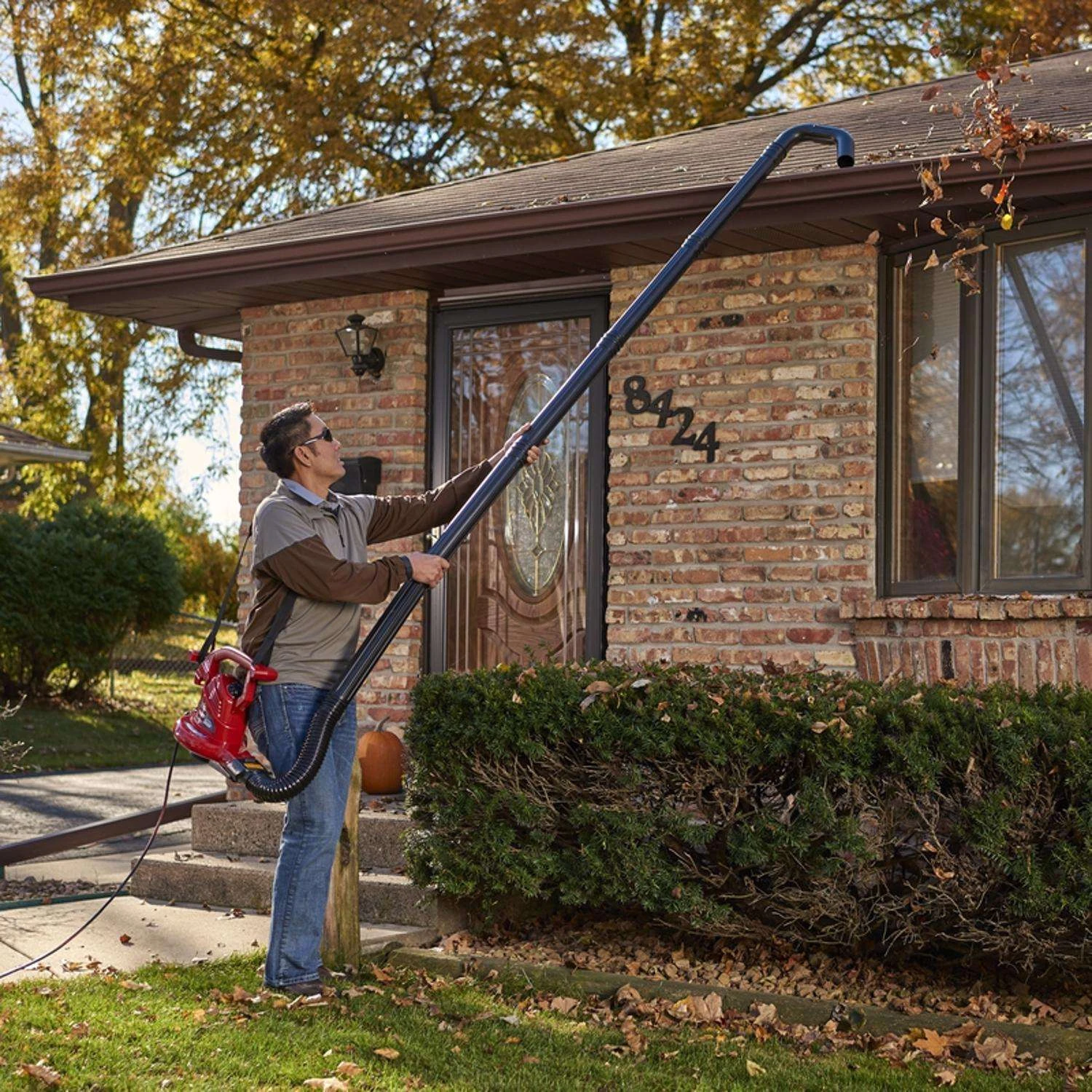 Toro 51668 Universal Gutter Kit 10 Toro 51668 Universal Gutter Kit - Image 8