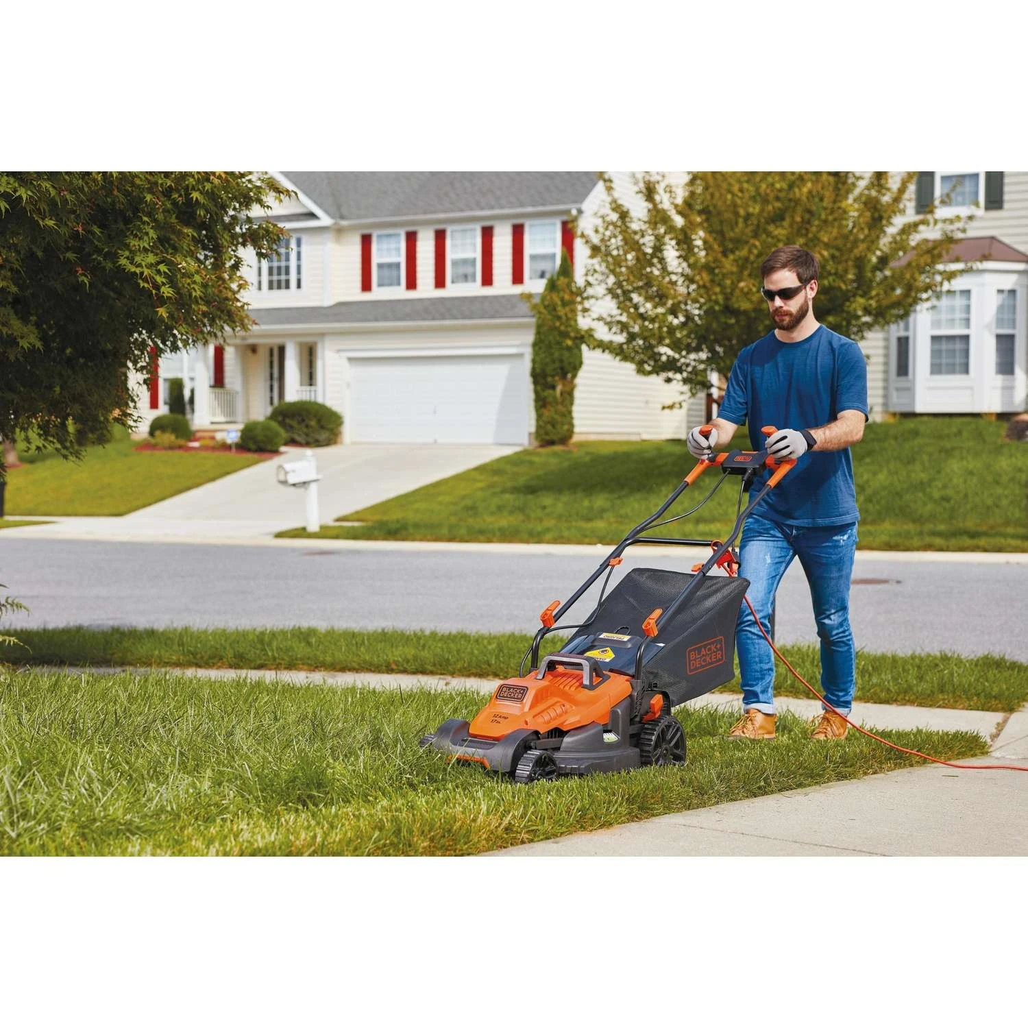Black & Decker Black+Decker 17 In. Electric Lawn Mower 4 Black & Decker Black+Decker 17 In. Electric Lawn Mower - Image 2