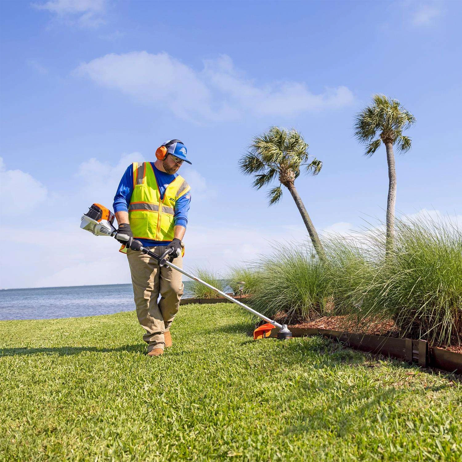 STIHL FS 131 R 16.5 In. Gas Brushcutter 7 STIHL FS 131 R 16.5 In. Gas Brushcutter - Image 5