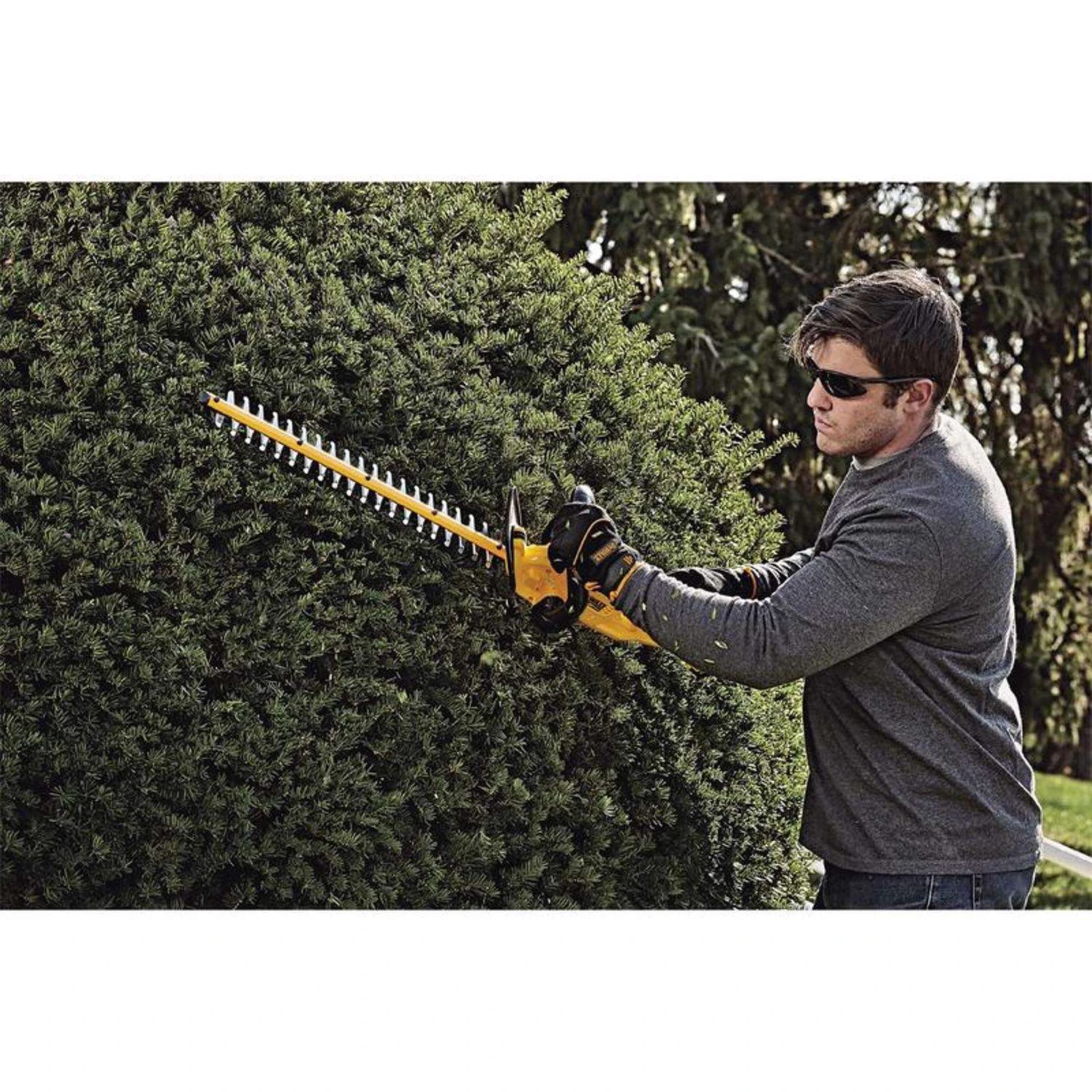 DeWalt 20V MAX DCHT820P1 22 In. 20 V Battery Hedge Trimmer Kit (Battery & Charger) 12 DeWalt 20V MAX DCHT820P1 22 In. 20 V Battery Hedge Trimmer Kit (Battery & Charger) - Image 10