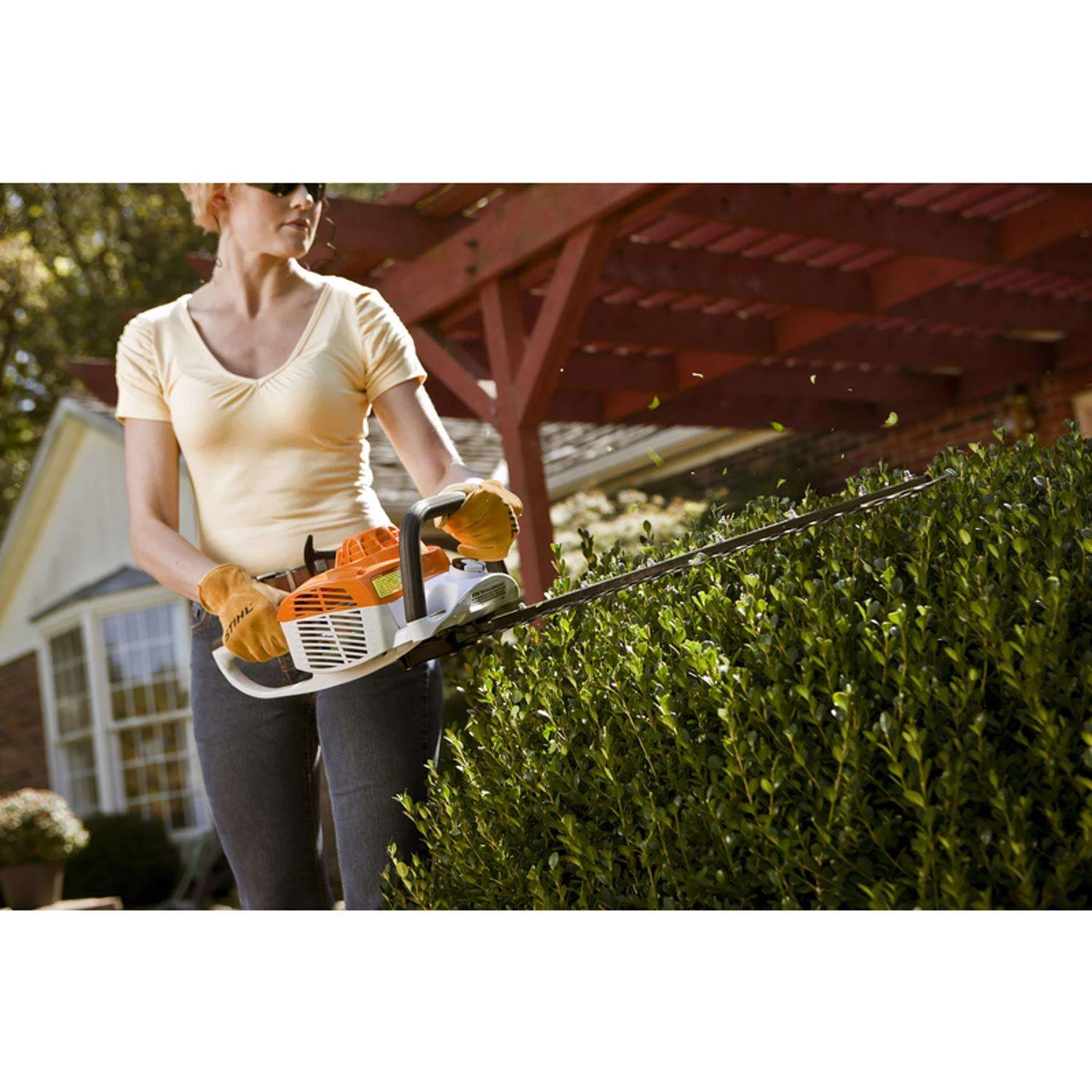 STIHL HS 46 C-E 22 In. 650 V Gas Hedge Trimmer 8 STIHL HS 46 C-E 22 In. 650 V Gas Hedge Trimmer - Image 6