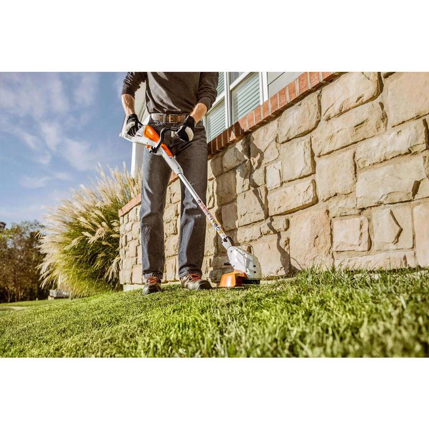 STIHL FSA 45 9 In. 18 V Battery String Trimmer Kit (Battery & Charger) 8 STIHL FSA 45 9 In. 18 V Battery String Trimmer Kit (Battery & Charger) - Image 6