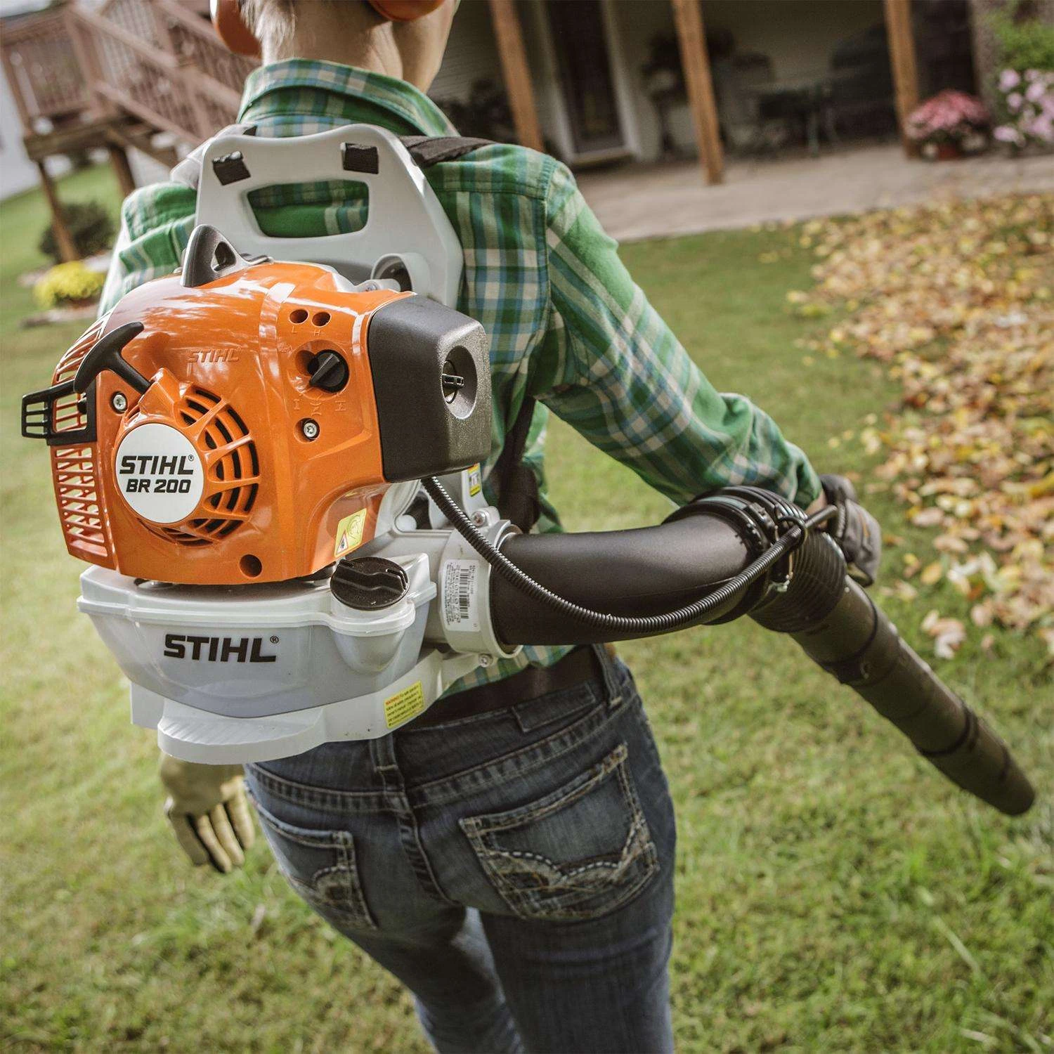 STIHL BR 200 150 Mph 400 CFM Gas Backpack Leaf Blower 5 STIHL BR 200 150 Mph 400 CFM Gas Backpack Leaf Blower - Image 3