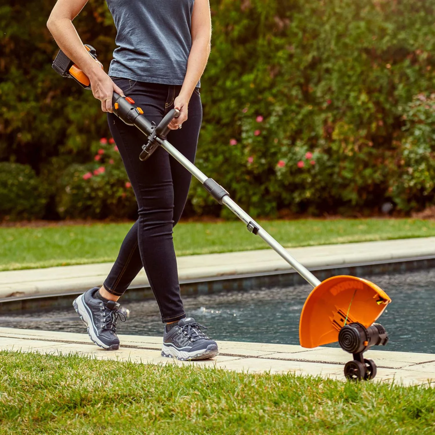 Worx WG184 13 In. 40 V Battery Edger/Trimmer Kit (Battery & Charger) 8 Worx WG184 13 In. 40 V Battery Edger/Trimmer Kit (Battery & Charger) - Image 6