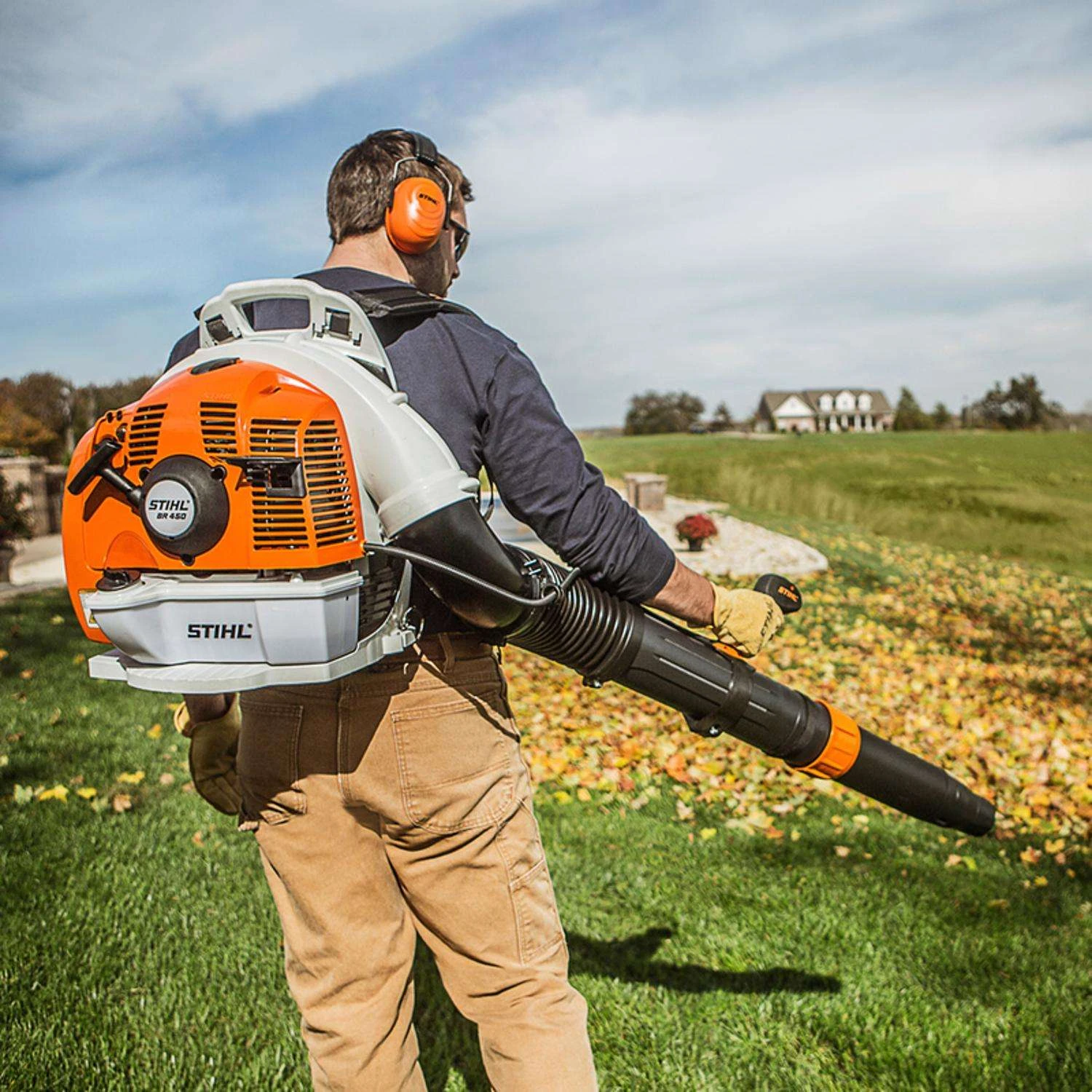 STIHL BR 450 219 Mph 642 CFM Gas Backpack Leaf Blower 4 STIHL BR 450 219 Mph 642 CFM Gas Backpack Leaf Blower - Image 2
