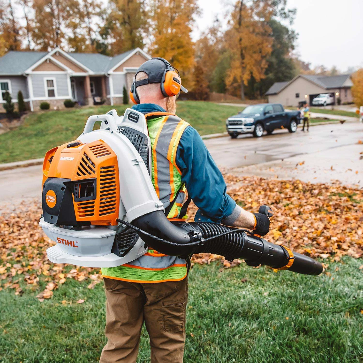 STIHL Magnum BR 800 C-E 239 Mph 912 CFM Gas Backpack Leaf Blower 4 STIHL Magnum BR 800 C-E 239 Mph 912 CFM Gas Backpack Leaf Blower - Image 2