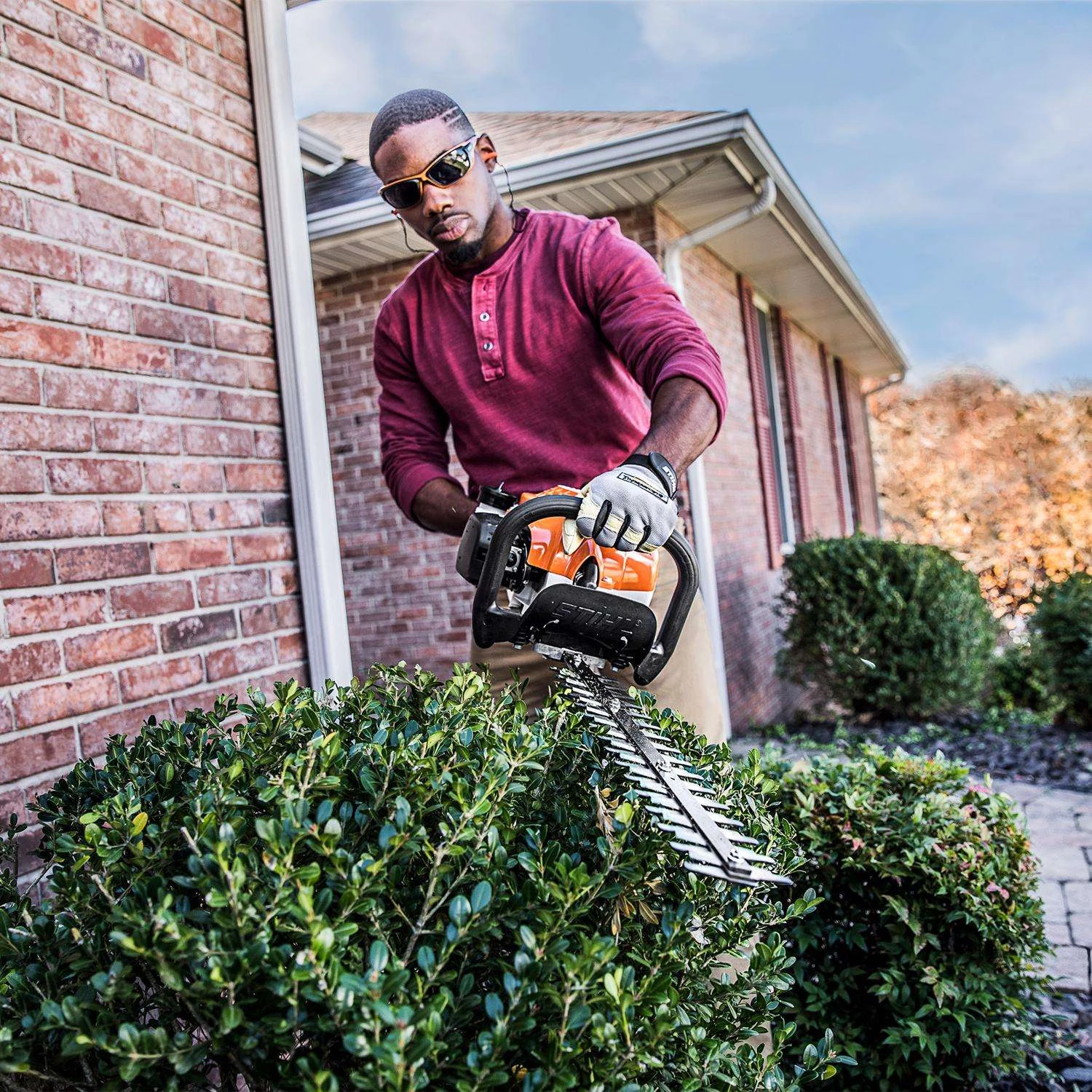 STIHL HS 45 18 In. Gas Hedge Trimmer 4 STIHL HS 45 18 In. Gas Hedge Trimmer - Image 2