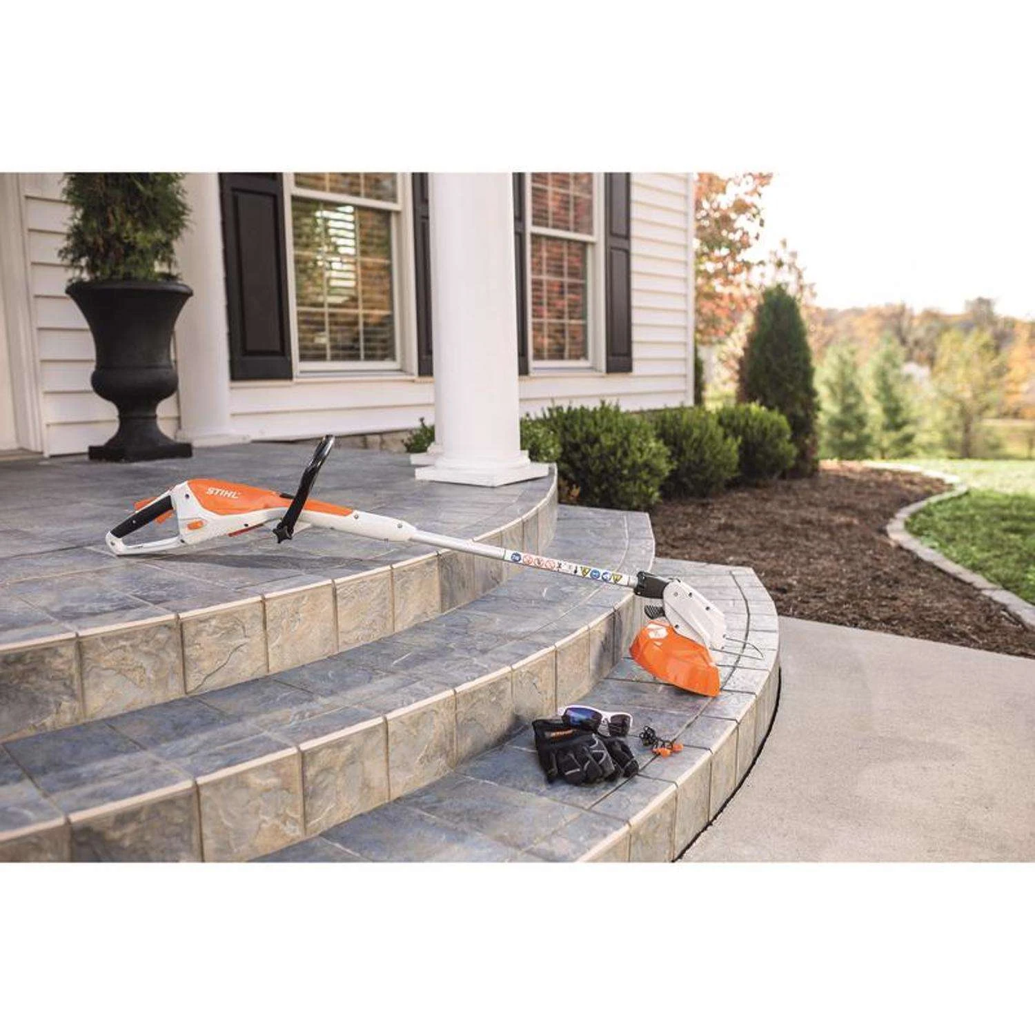 STIHL FSA 45 9 In. 18 V Battery String Trimmer Kit (Battery & Charger) 5 STIHL FSA 45 9 In. 18 V Battery String Trimmer Kit (Battery & Charger) - Image 3