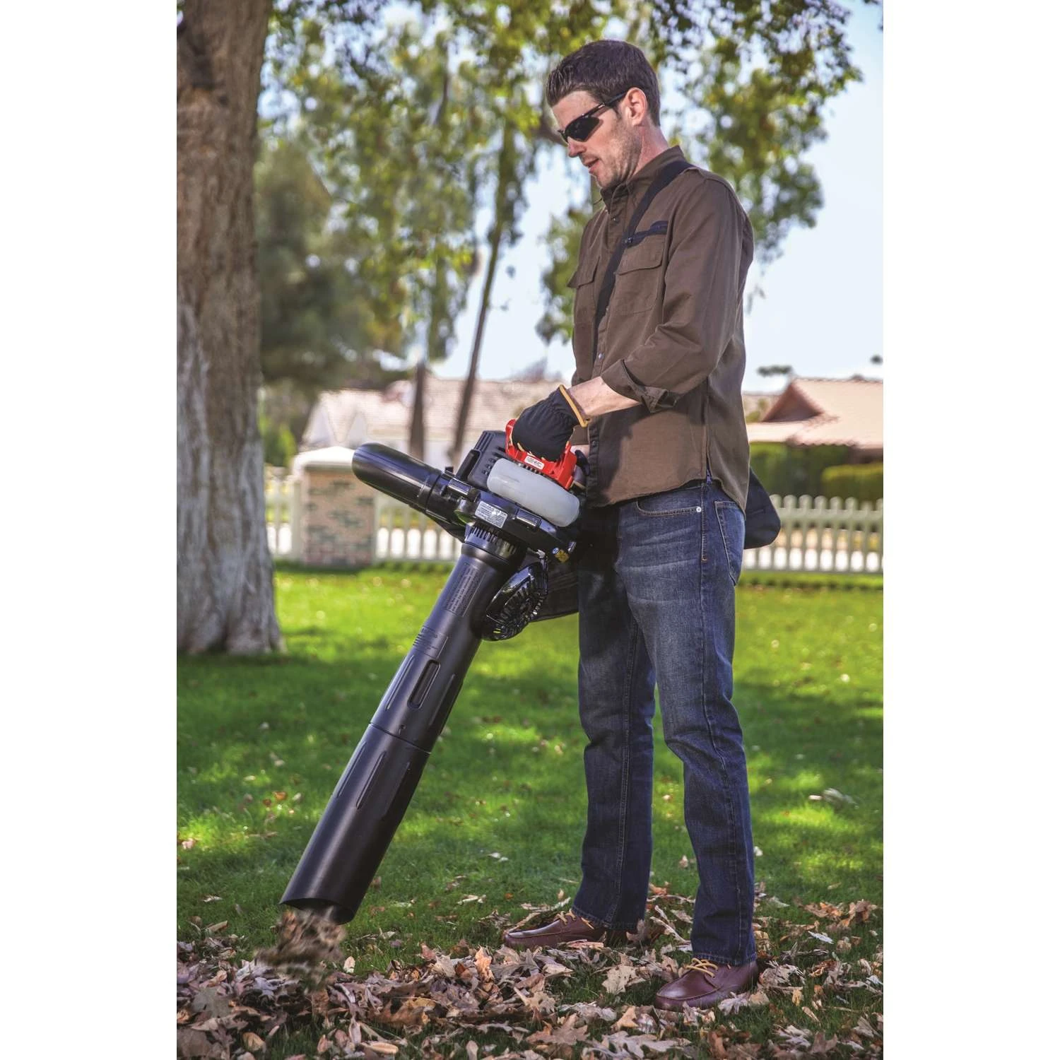 Troy-Bilt TB272V 150 Mph 450 CFM Gas Handheld Leaf Blower/Vacuum 6 Troy-Bilt TB272V 150 Mph 450 CFM Gas Handheld Leaf Blower/Vacuum - Image 4