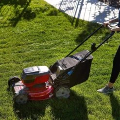 Toro Recycler 21 In. 60 V Battery Self-Propelled Lawn Mower Kit (Battery & Charger) 17 Toro Recycler 21 In. 60 V Battery Self-Propelled Lawn Mower Kit (Battery & Charger) -Power Lawn Equipment 911b260b ca2c 4c8c a62d 925899a99754