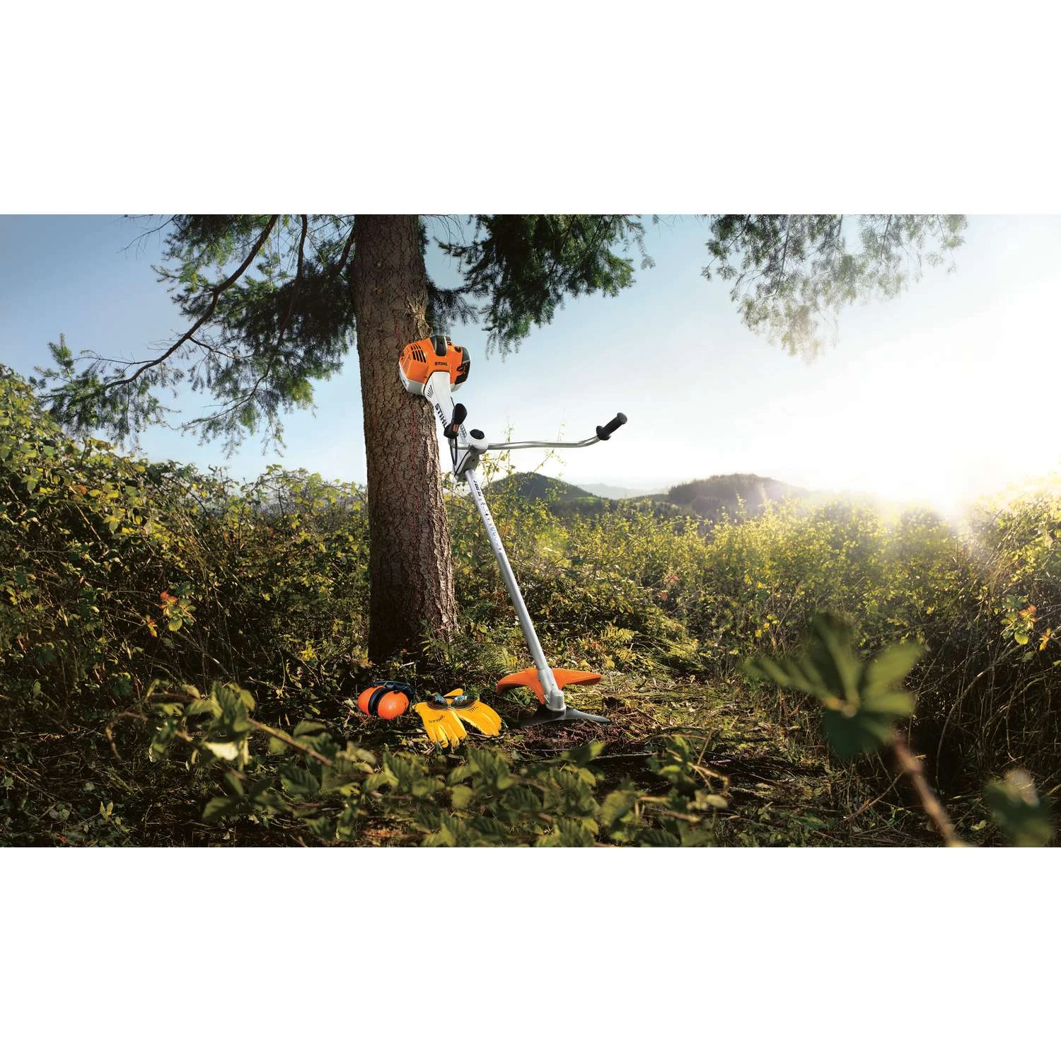 STIHL FS 56 C-E 16.5 In. Gas Trimmer 5 STIHL FS 56 C-E 16.5 In. Gas Trimmer - Image 3