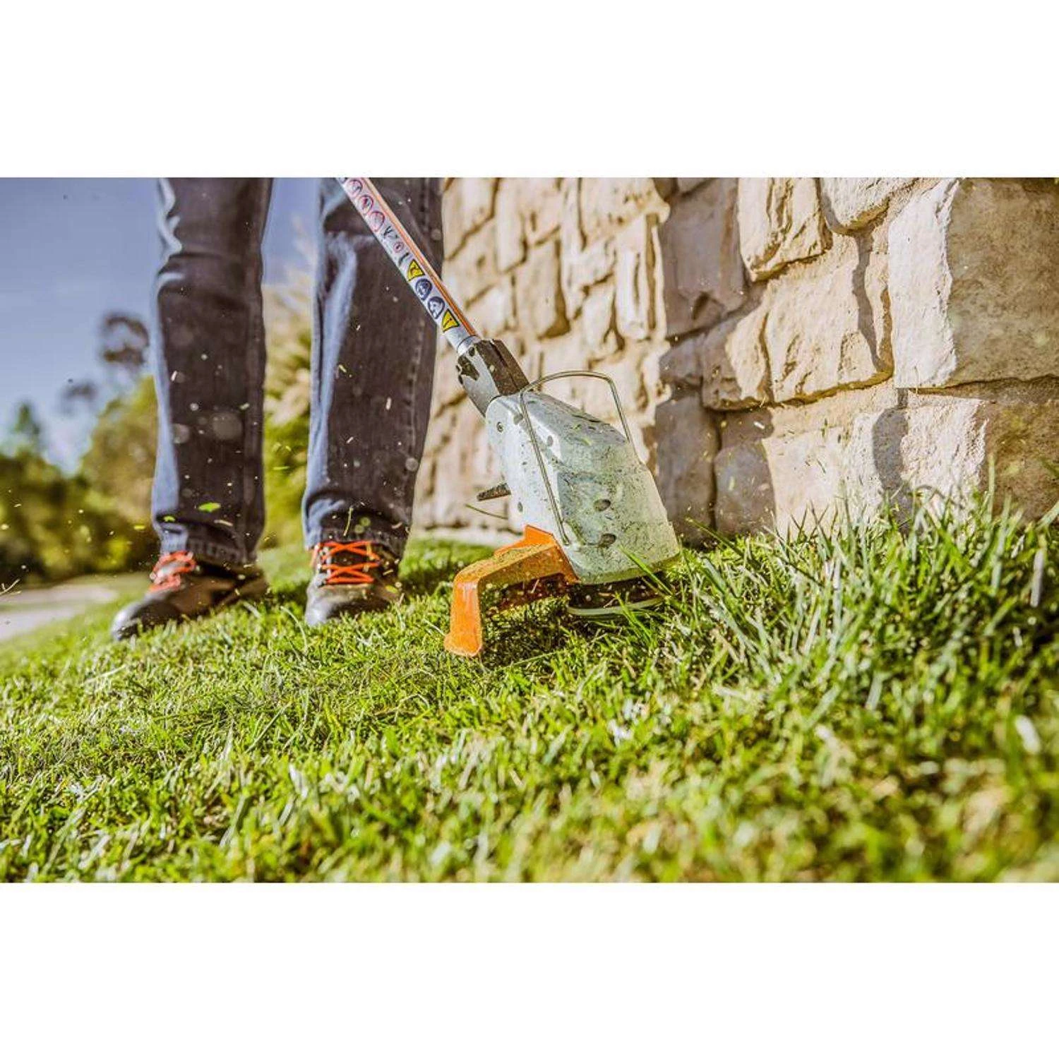 STIHL FSA 45 9 In. 18 V Battery String Trimmer Kit (Battery & Charger) 9 STIHL FSA 45 9 In. 18 V Battery String Trimmer Kit (Battery & Charger) - Image 7