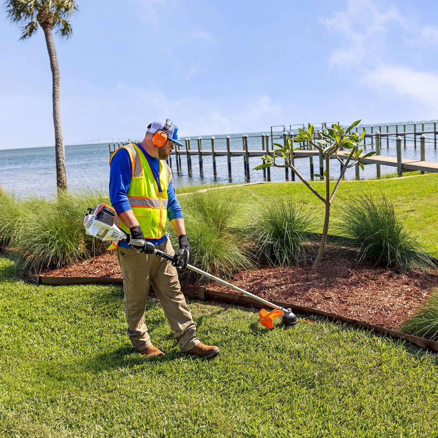 STIHL FS 131 R 16.5 In. Gas Brushcutter 6 STIHL FS 131 R 16.5 In. Gas Brushcutter - Image 4