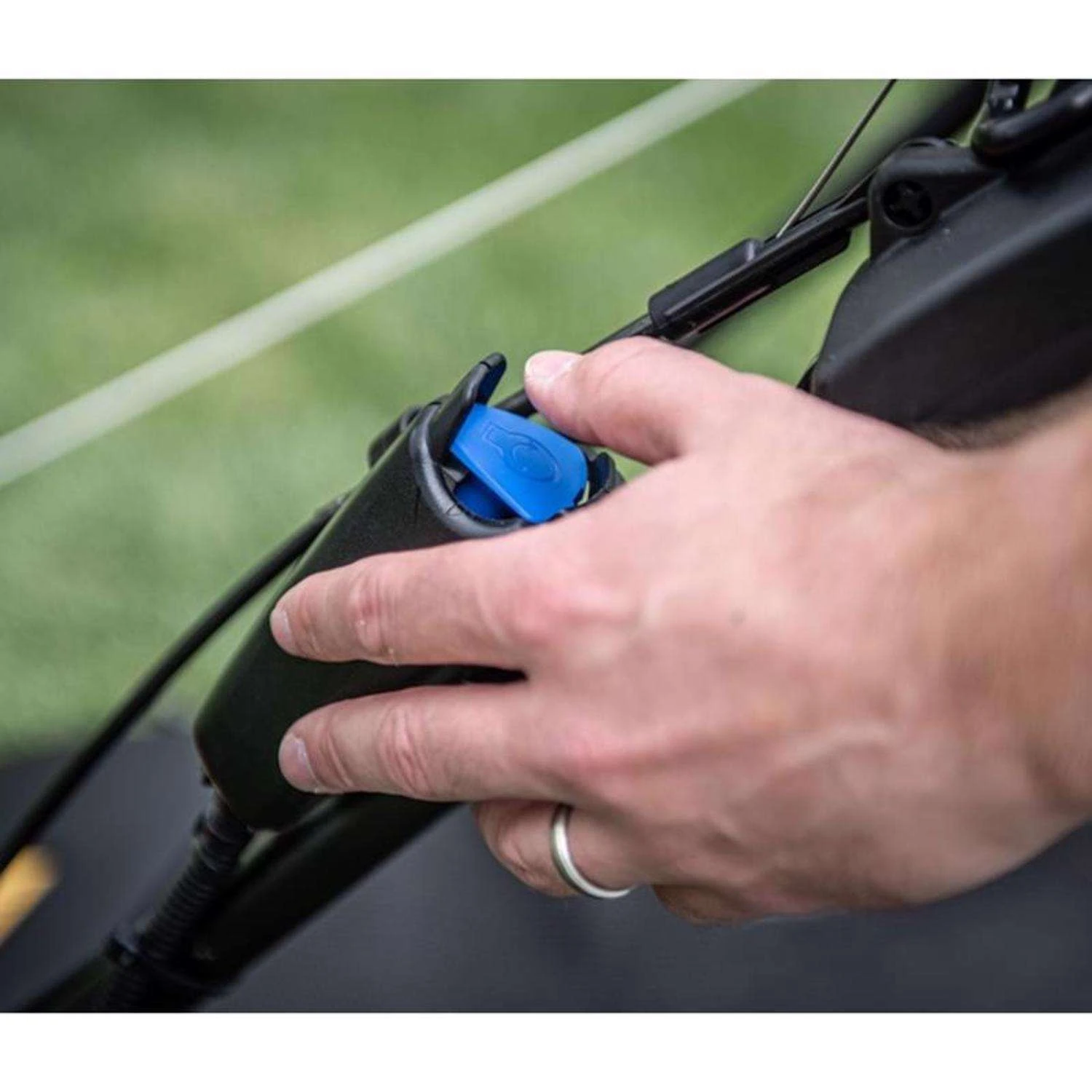 Toro Super Recycler 21 In. 60 V Battery Self-Propelled Lawn Mower Kit (Battery & Charger) 7 Toro Super Recycler 21 In. 60 V Battery Self-Propelled Lawn Mower Kit (Battery & Charger) - Image 5