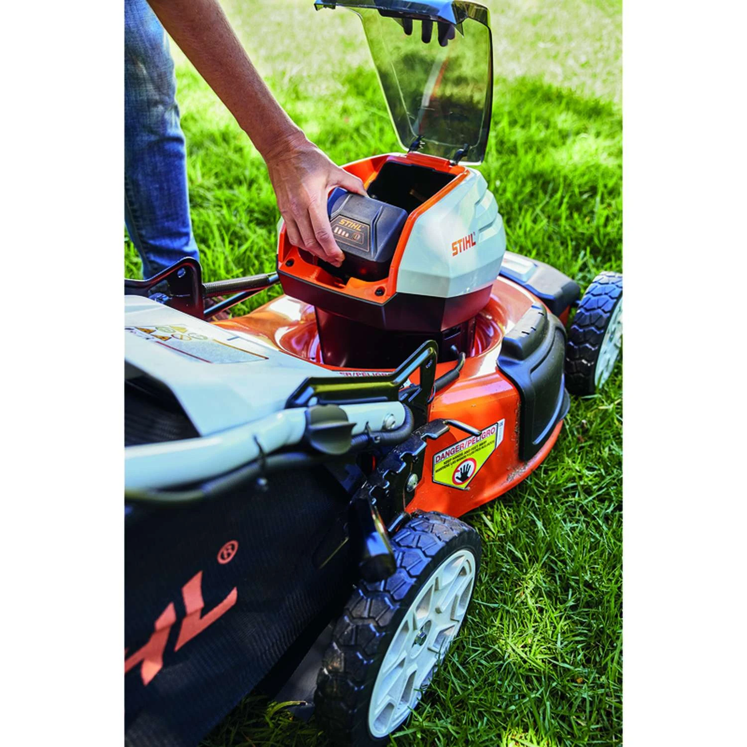 STIHL RMA 460 19 In. 36 V Battery Lawn Mower Kit (Battery & Charger) 7 STIHL RMA 460 19 In. 36 V Battery Lawn Mower Kit (Battery & Charger) - Image 5
